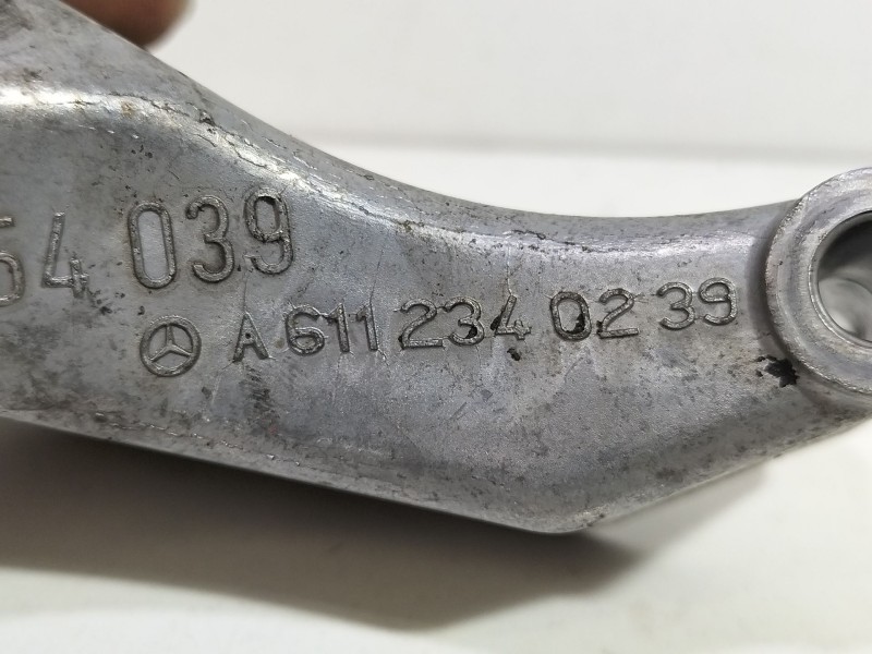 Recambio de soporte motor para mercedes-benz clase c (w203) c 200 cdi (203.004) referencia OEM IAM A6112340239  