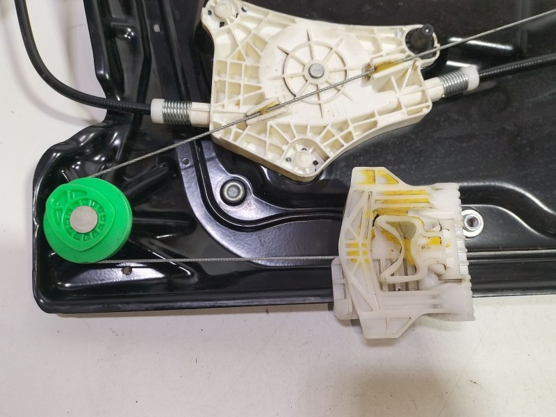 Recambio de elevalunas delantero izquierdo para land rover discovery iv (l319) 3.0 sdv6 4x4 referencia OEM IAM AH2223201AC  