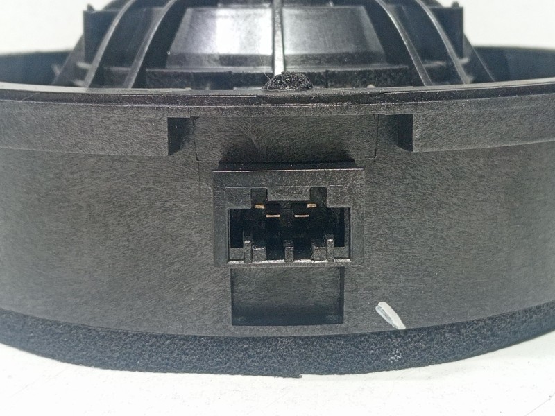 Recambio de altavoz para land rover discovery iv (l319) 3.0 sdv6 4x4 referencia OEM IAM BH2218808  