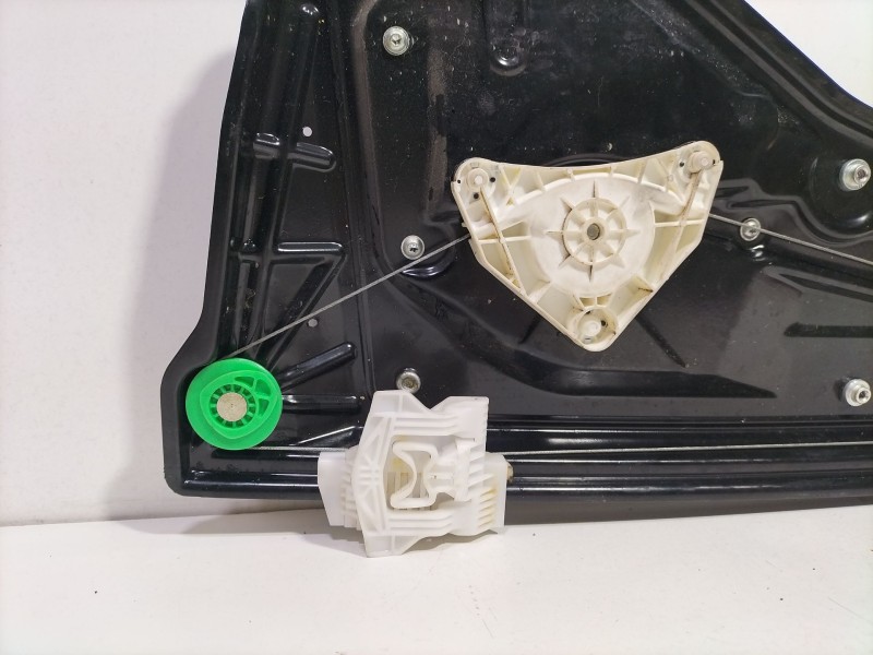 Recambio de elevalunas trasero izquierdo para land rover discovery iv (l319) 3.0 sdv6 4x4 referencia OEM IAM AH2227001AA  