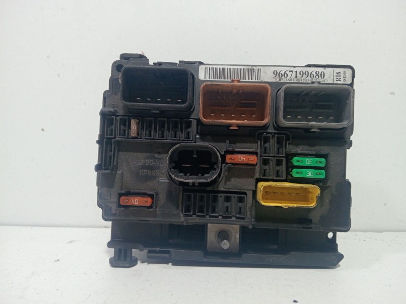Recambio de caja reles / fusibles para peugeot 207 1.4 hdi referencia OEM IAM 9667199680  