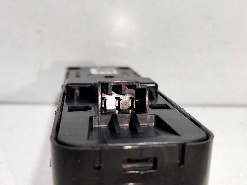 Recambio de mando elevalunas delantero izquierdo para land rover discovery iv (l319) 3.0 sdv6 4x4 referencia OEM IAM AH2214540AC