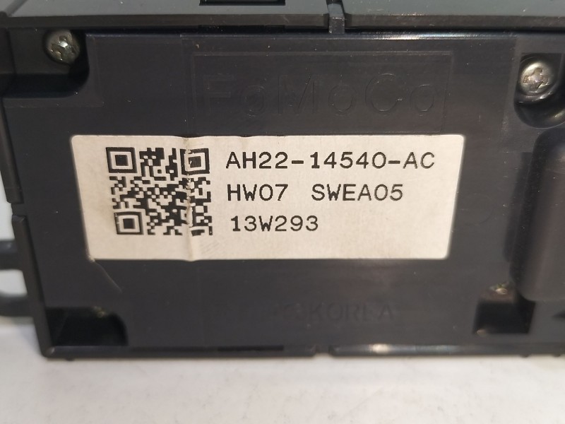 Recambio de mando elevalunas delantero izquierdo para land rover discovery iv (l319) 3.0 sdv6 4x4 referencia OEM IAM AH2214540AC