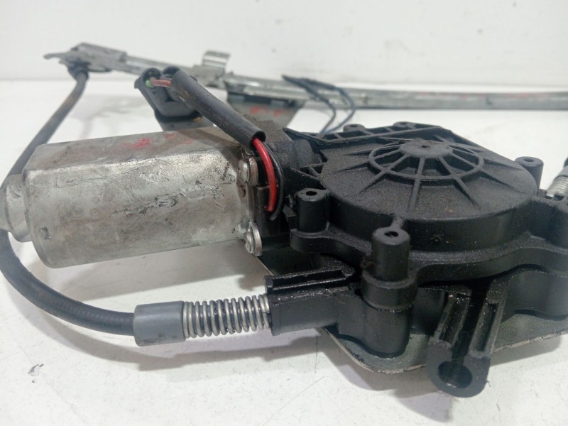 Recambio de elevalunas delantero derecho para peugeot partner (s2) 2.0 hdi cat referencia OEM IAM 213342  