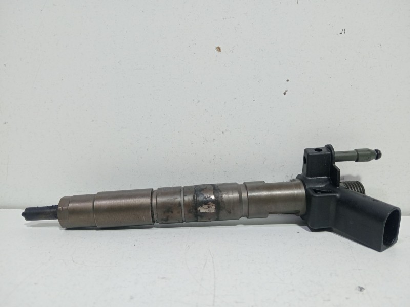 Recambio de inyector para bmw serie 3 berlina (e90) 320d referencia OEM IAM 7797877  