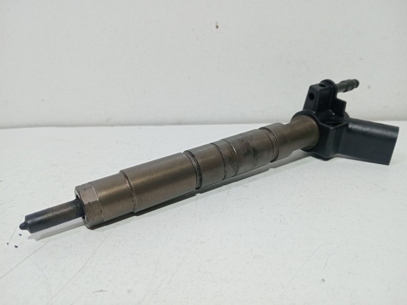 Recambio de inyector para bmw serie 3 berlina (e90) 2.0 turbodiesel cat referencia OEM IAM 7797877  