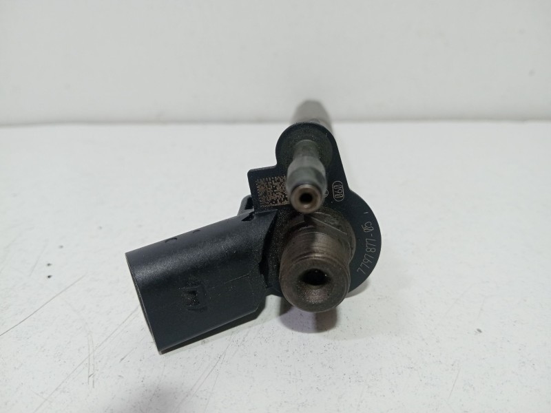 Recambio de inyector para bmw serie 3 berlina (e90) 2.0 turbodiesel cat referencia OEM IAM 7797877  