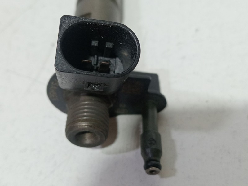 Recambio de inyector para bmw serie 3 berlina (e90) 2.0 turbodiesel cat referencia OEM IAM 7797877  