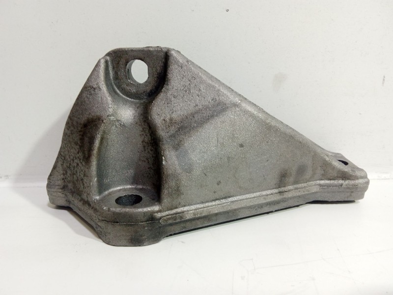 Recambio de soporte motor para bmw serie 3 berlina (e90) 320d referencia OEM IAM 13517804376  