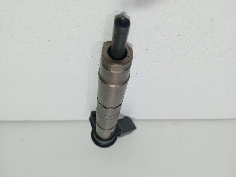 Recambio de inyector para bmw serie 3 berlina (e90) 2.0 turbodiesel cat referencia OEM IAM 7797877  