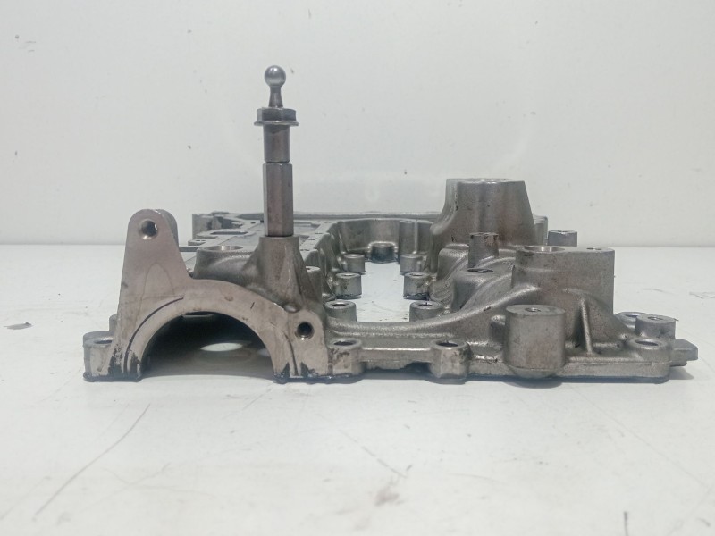 Recambio de tapa balancines para peugeot 308 ii (lb_, lp_, lw_, lh_, l3_) 1.2 thp 130 referencia OEM IAM 9675306110  