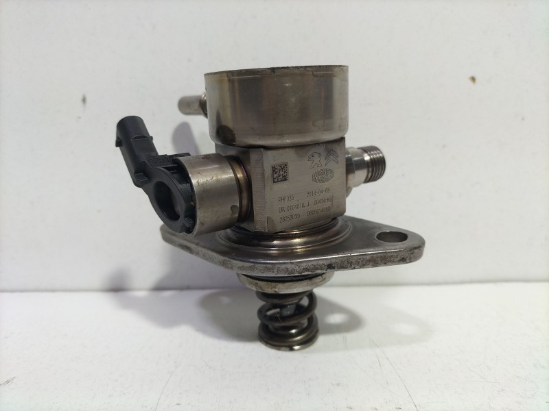 Recambio de bomba combustible para peugeot 308 ii (lb_, lp_, lw_, lh_, l3_) 1.2 thp 130 referencia OEM IAM 9805614880  