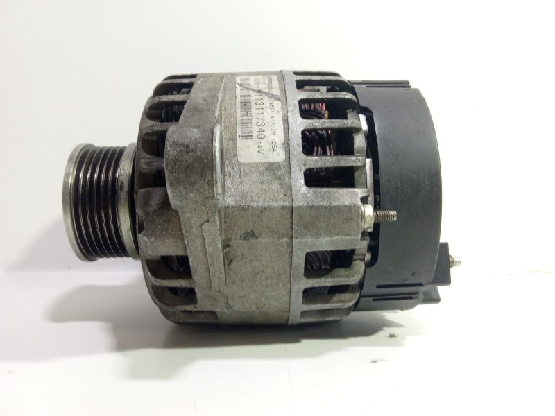 Recambio de alternador para opel zafira b 1.9 cdti referencia OEM IAM YM13117340  