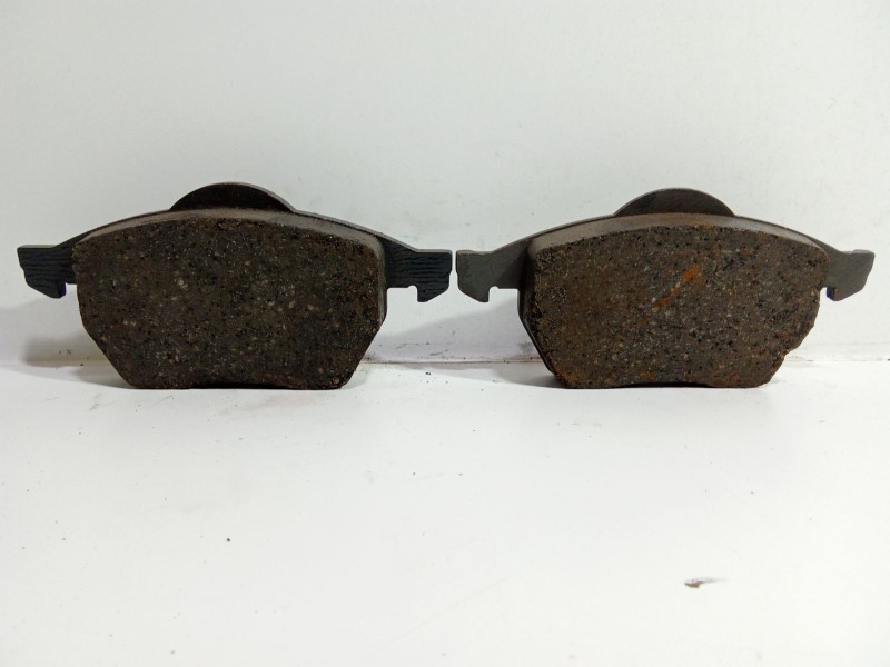 Recambio de pastillas de freno para volkswagen sharan (7m8, 7m9, 7m6) 1.9 tdi referencia OEM IAM 8D0615116M  