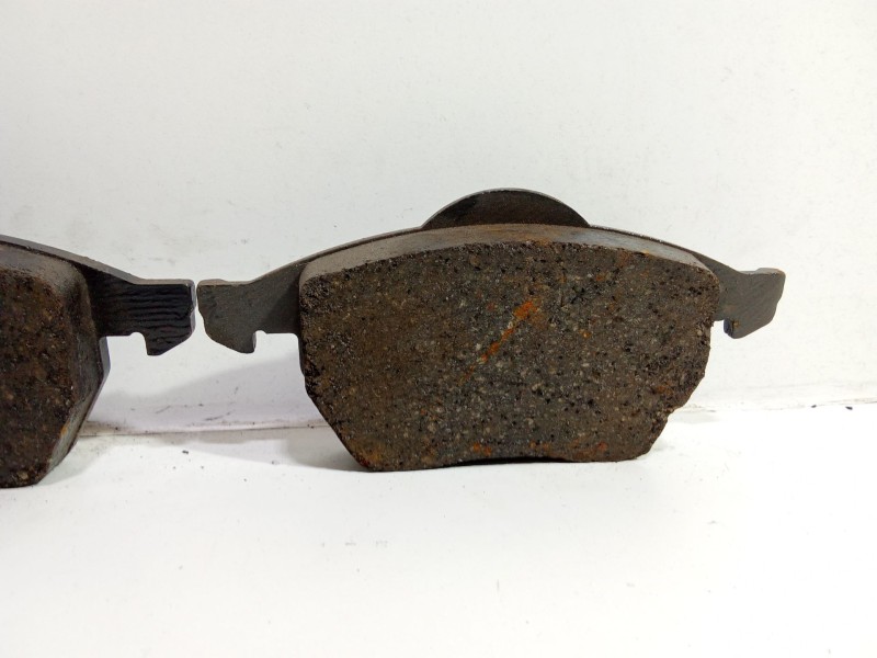 Recambio de pastillas de freno para volkswagen sharan (7m8, 7m9, 7m6) 1.9 tdi referencia OEM IAM 8D0615116M  