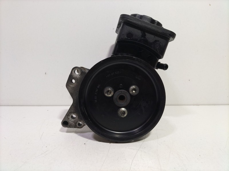 Recambio de bomba direccion para bmw serie 5 berlina (e60) 3.0 turbodiesel cat referencia OEM IAM 7693974101  