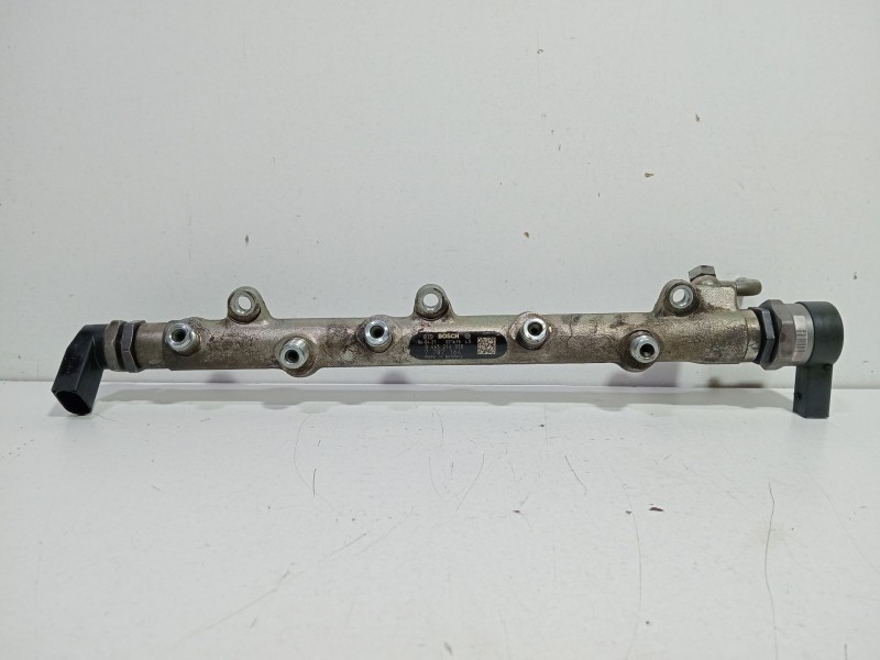 Recambio de rampa inyectora para bmw serie 3 berlina (e90) 320d referencia OEM IAM 0445214030  