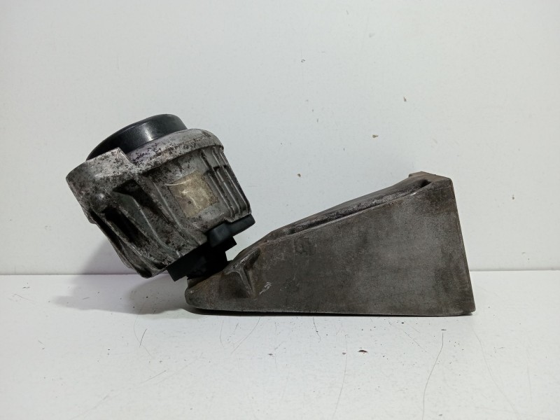 Recambio de soporte motor para bmw serie 3 berlina (e90) 320d referencia OEM IAM 22116760310  