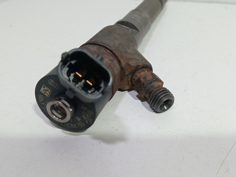 Recambio de inyector para iveco daily iv furgoneta 35c12 v, 35c12 v/p, 35s12 v, 35s12 v/p referencia OEM IAM 0445110273  