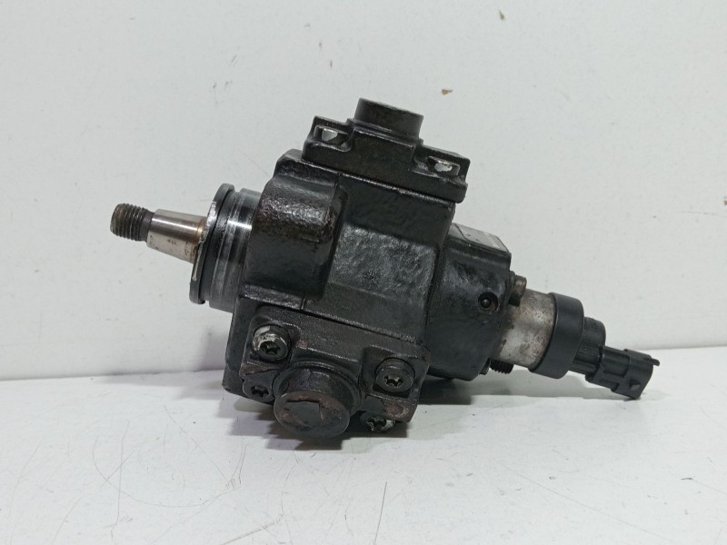 Recambio de bomba inyeccion para iveco daily iv furgoneta 35c12 v, 35c12 v/p, 35s12 v, 35s12 v/p referencia OEM IAM 0445010318  