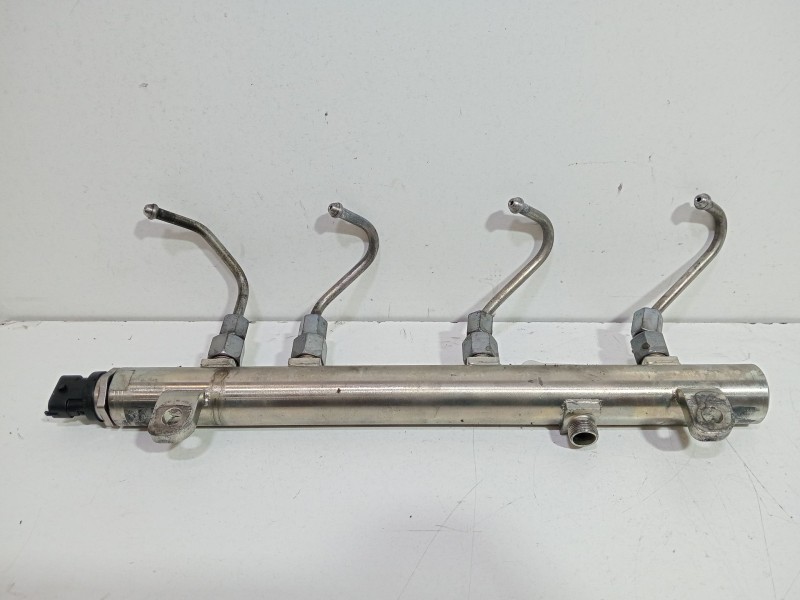 Recambio de rampa inyectora para iveco daily iv furgoneta 35c12 v, 35c12 v/p, 35s12 v, 35s12 v/p referencia OEM IAM 0445214107  