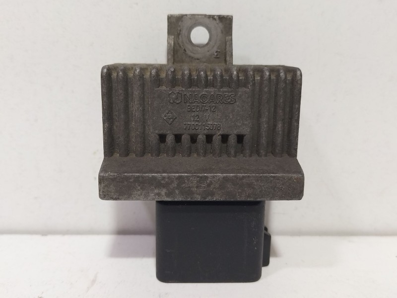 Recambio de caja precalentamiento para renault megane ii berlina 5p 1.5 dci diesel referencia OEM IAM 7700115078  