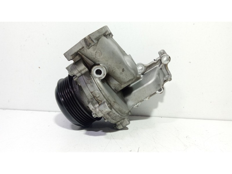 Recambio de bomba agua para mercedes-benz clase e (w213) e 200 (213.042) referencia OEM IAM 013007802KT  