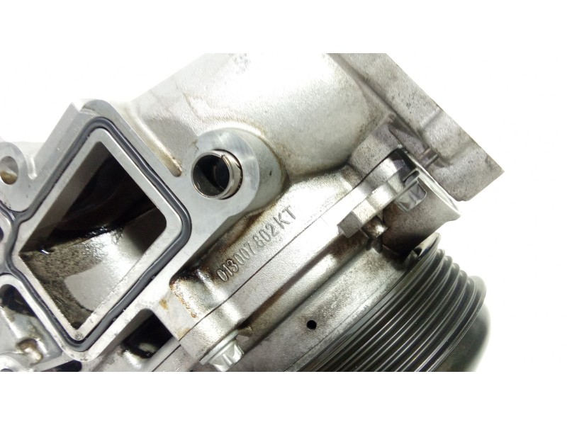 Recambio de bomba agua para mercedes-benz clase e (w213) e 200 (213.042) referencia OEM IAM 013007802KT  