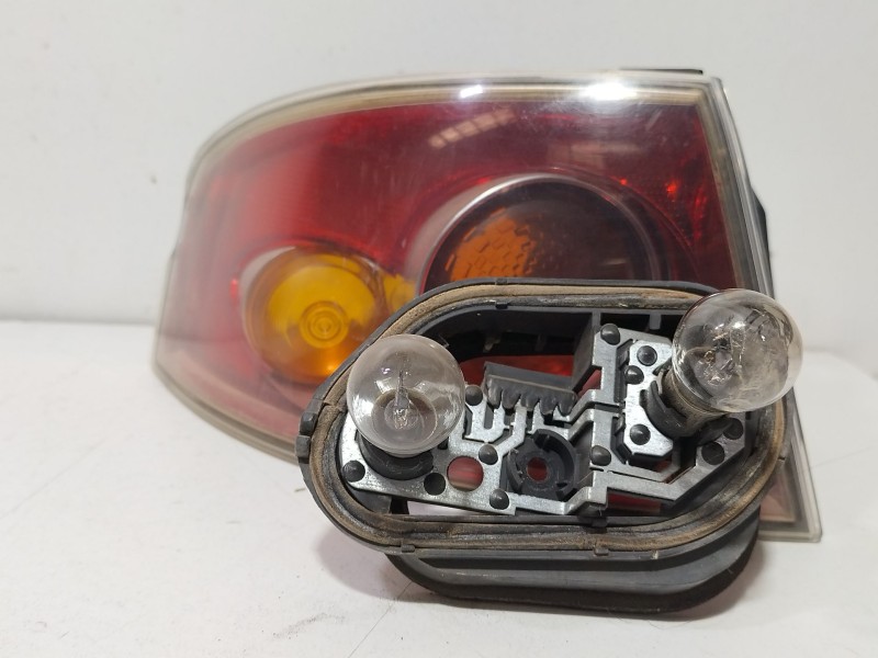 Recambio de piloto trasero izquierdo para seat ibiza (6l1) 1.9 tdi referencia OEM IAM 6L6945095A   Recambio de piloto trasero izquierdo para seat ibiza (6l1) 1.9 tdi referencia OEM IAM 6L6945095A