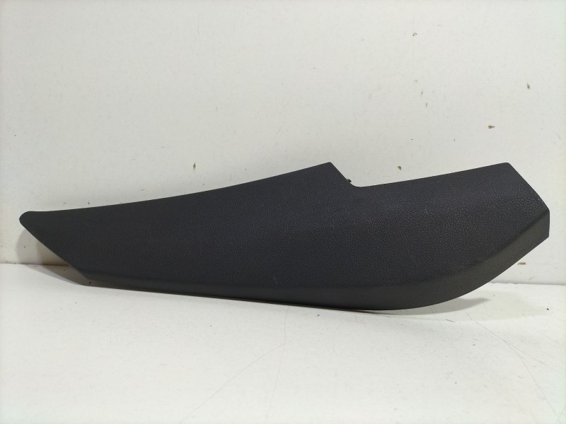 Recambio de moldura para mercedes-benz clase b (w245) referencia OEM IAM 1697200411  