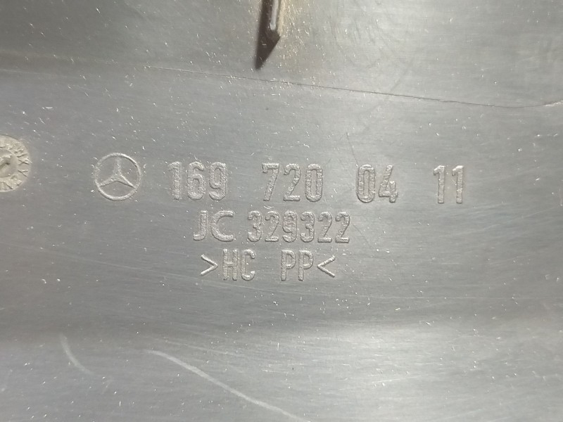 Recambio de moldura para mercedes-benz clase b (w245) referencia OEM IAM 1697200411  