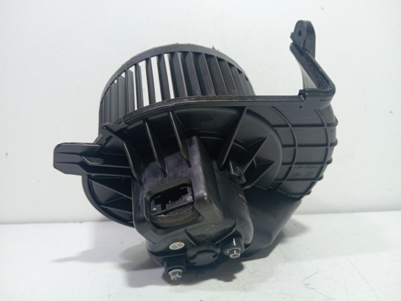 Recambio de ventilador calefaccion para kia sportage 2.0 crdi referencia OEM IAM 200222134155  