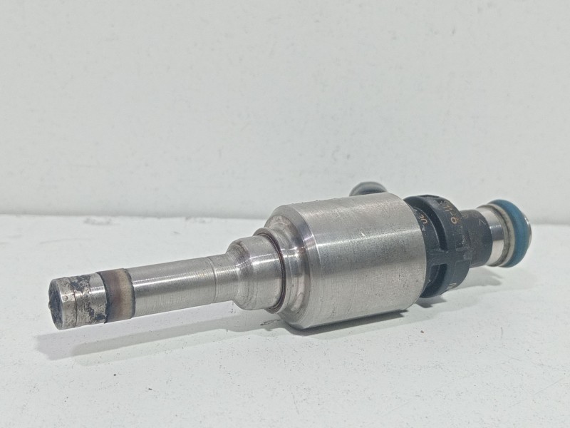 Recambio de inyector para volkswagen golf vi (5k1) 1.2 tsi referencia OEM IAM 261500076  