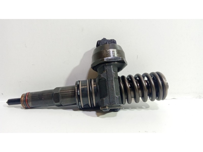Recambio de inyector para volkswagen polo (9n1) highline referencia OEM IAM 038130073AJ   Recambio de inyector para volkswagen polo (9n1) highline referencia OEM IAM 038130073AJ