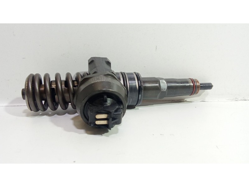 Recambio de inyector para volkswagen polo (9n1) highline referencia OEM IAM 038130073AJ   Recambio de inyector para volkswagen polo (9n1) highline referencia OEM IAM 038130073AJ