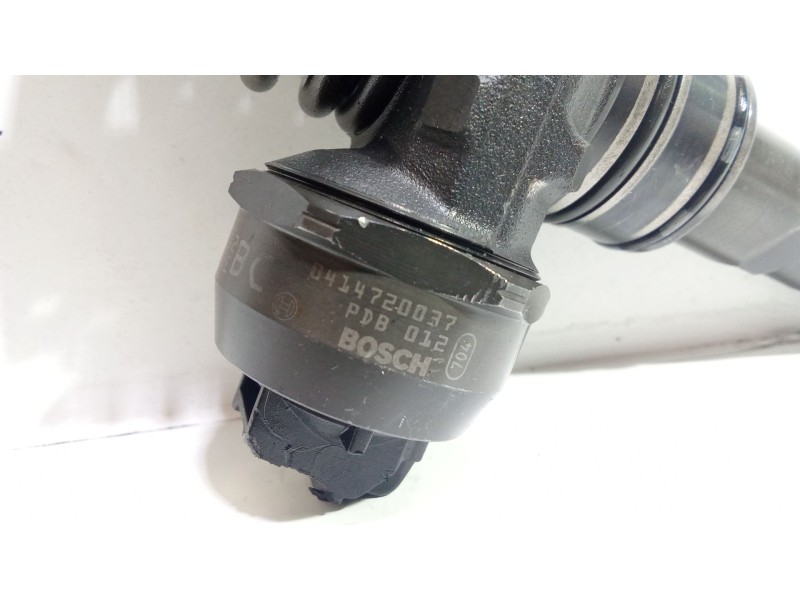 Recambio de inyector para volkswagen polo (9n1) highline referencia OEM IAM 038130073AJ   Recambio de inyector para volkswagen polo (9n1) highline referencia OEM IAM 038130073AJ