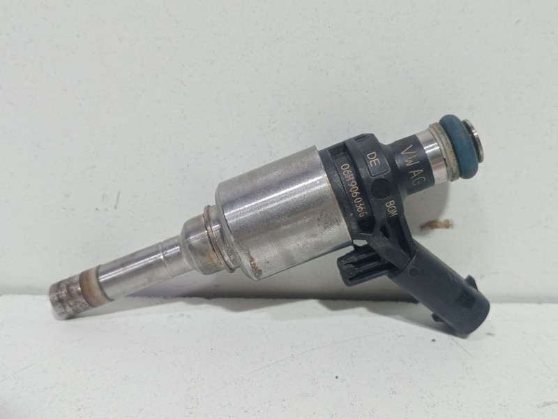 Recambio de inyector para volkswagen golf vi (5k1) 1.2 tsi referencia OEM IAM 06H906036G  