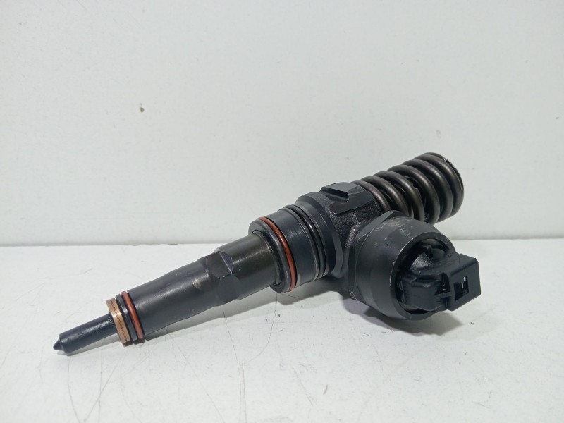 Recambio de inyector para seat leon (1m1) 1.9 tdi syncro referencia OEM IAM 038130073  