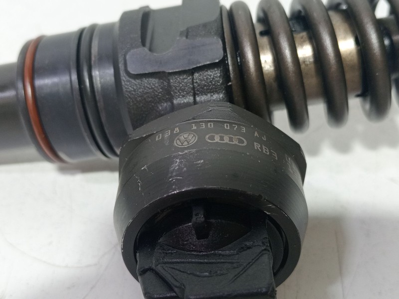 Recambio de inyector para seat leon (1m1) 1.9 tdi syncro referencia OEM IAM 038130073   Recambio de inyector para seat leon (1m1) 1.9 tdi syncro referencia OEM IAM 038130073
