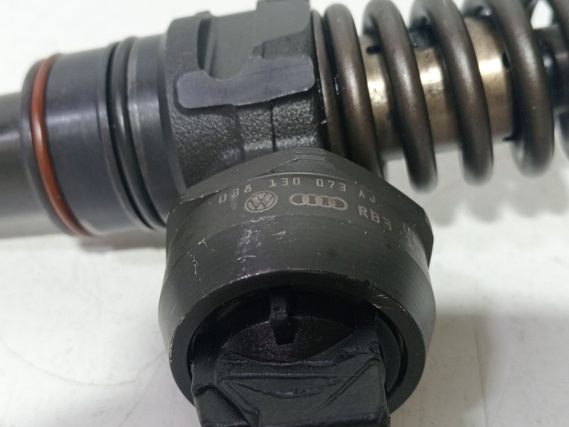 Recambio de inyector para seat leon (1m1) 1.9 tdi syncro referencia OEM IAM 038130073   Recambio de inyector para seat leon (1m1) 1.9 tdi syncro referencia OEM IAM 038130073