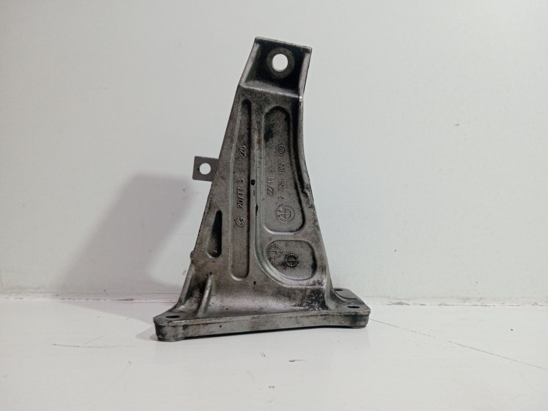 Recambio de soporte motor para bmw 3 (e46) 320 d referencia OEM IAM 6754185  