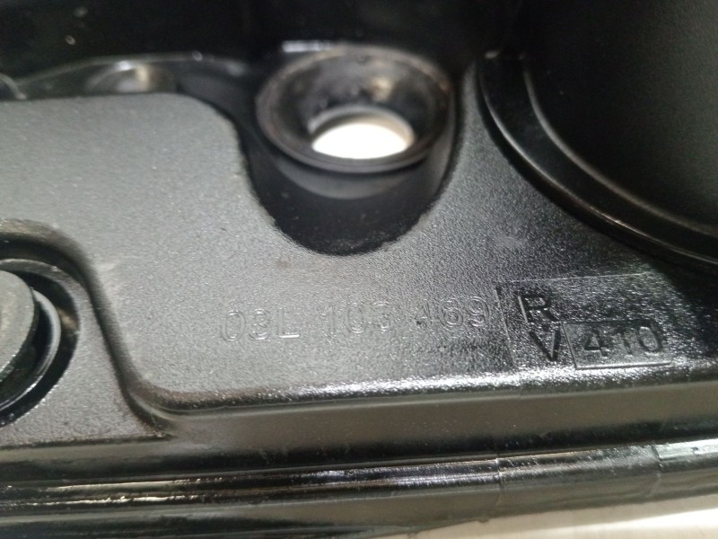 Recambio de tapa balancines para audi a1 (8x1, 8xk) 2.0 tdi referencia OEM IAM 03L103469  