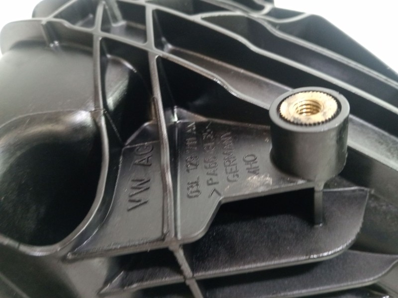 Recambio de colector admision para audi a1 (8x1, 8xk) 2.0 tdi referencia OEM IAM   