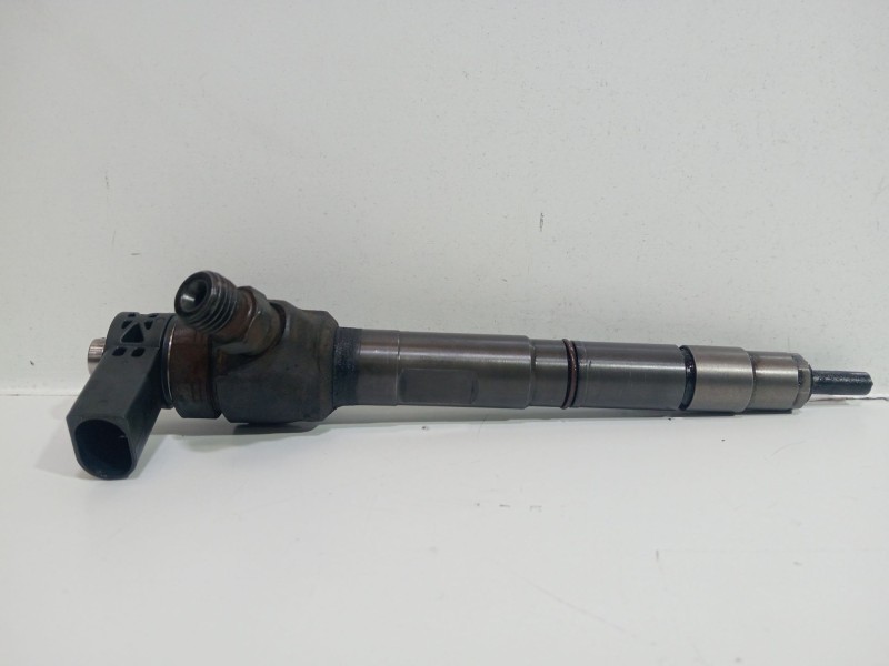 Recambio de inyector para audi a1 (8x1, 8xk) 2.0 tdi referencia OEM IAM 03L130277  