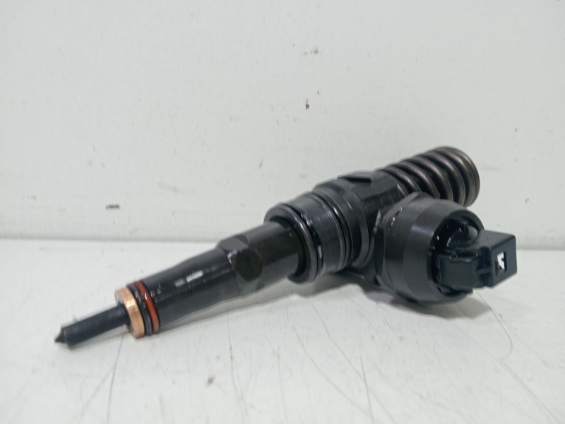 Recambio de inyector para volkswagen golf v (1k1) 1.9 tdi 4motion referencia OEM IAM 038130073AG  