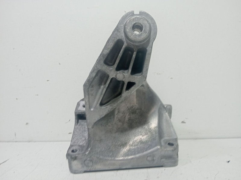 Recambio de soporte motor para mercedes-benz sprinter (w901,w903) combi 2.9 turbodiesel referencia OEM IAM A6512231704  