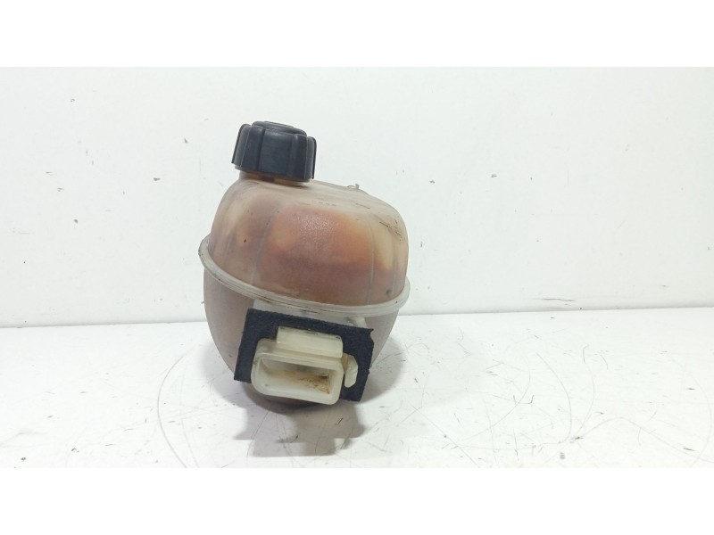 Recambio de deposito expansion para renault trafic combi (ab 4.01) 9 - plazas (l1h1) 2,9t combi corto referencia OEM IAM 7700312