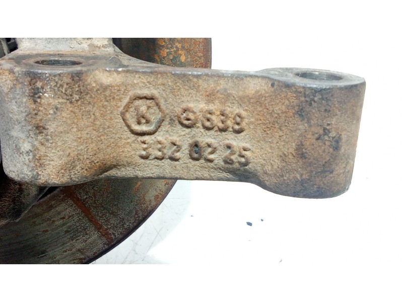 Recambio de mangueta delantera derecha para mercedes-benz vito (w638) caja cerrada 110 cdi  (638.094) referencia OEM IAM 6383320