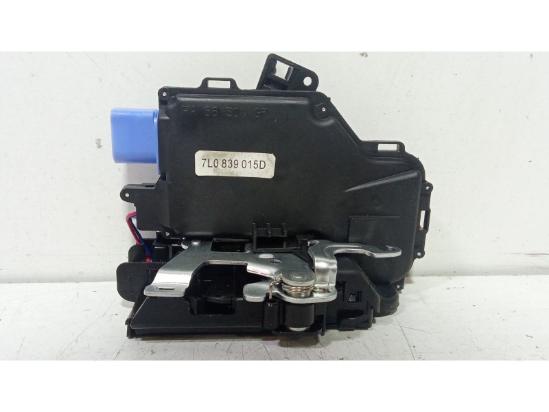 Recambio de cerradura puerta trasera izquierda para volkswagen golf v (1k1) 1.9 tdi referencia OEM IAM 7L0839015D  