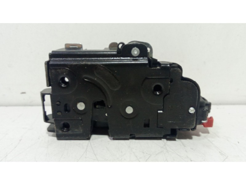 Recambio de cerradura puerta trasera izquierda para volkswagen golf v (1k1) 1.9 tdi referencia OEM IAM 7L0839015D  